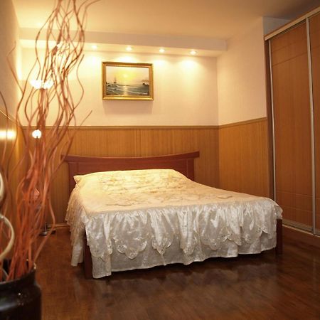 Apartment In The City Center ドニプロペトロウシク エクステリア 写真